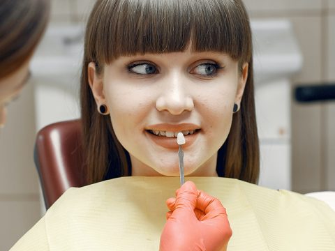 Thinking About Porcelain Veneers? Here’s What You Need to Know